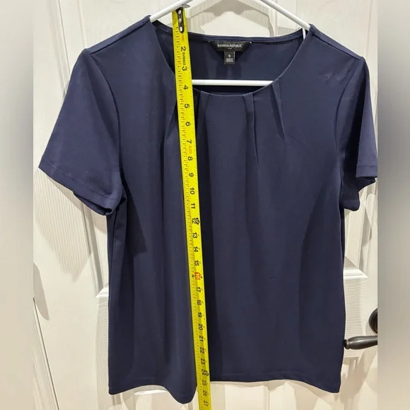 Banana Republic Navy Short Sleeve Pleated Front Top - Picture 5 of 6